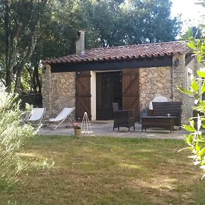 https://les-papillons-flassans-sur-issole.fr-provencehotel.com