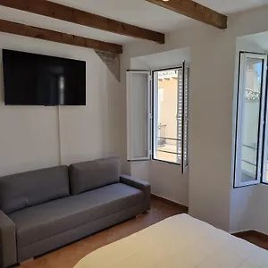 https://frailes-centro.es-andalucia.com